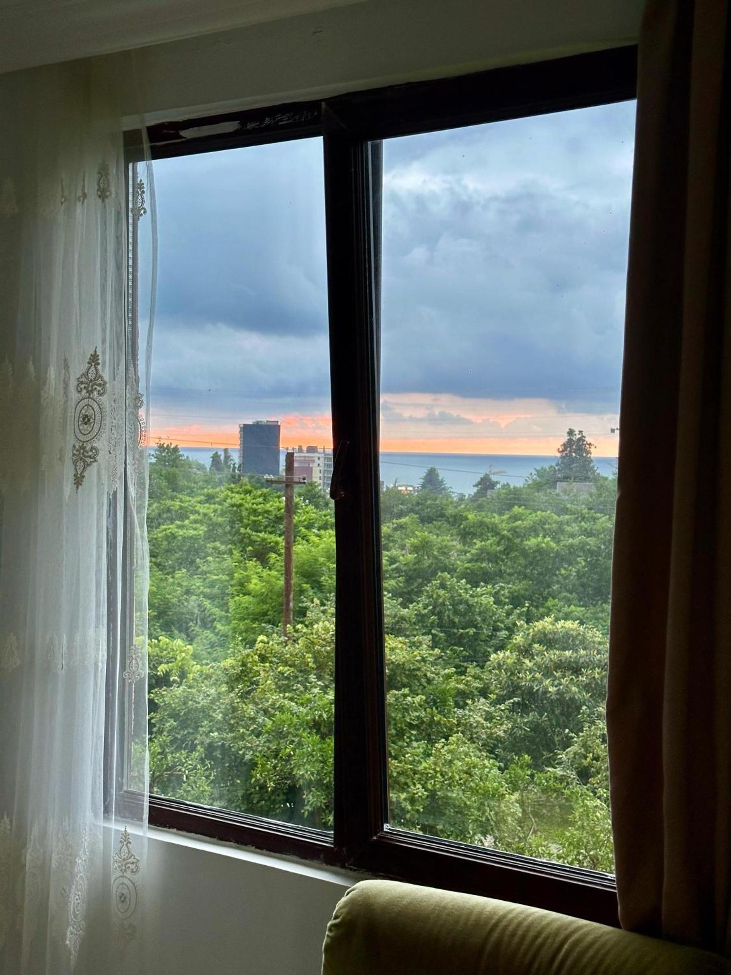 Nita House Hotel Батуми Екстериор снимка